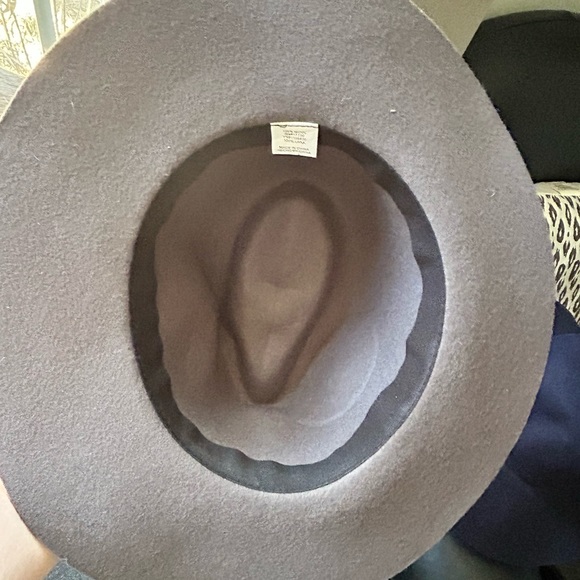 100% Wool brim hat brim with metal gold band. Soft and flexible. Light khaki EUC - Picture 5 of 5